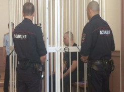 Александр Масленников на куклах показал, как расчленял своих жертв