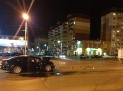 Вечерняя авария сильно исказила машину