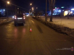 В Волжском иномарка сбила женщину