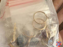 Волгоградская школьница пустила вора в квартиру родственницы: украдены драгоценности на 2 миллиона