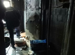 В Волжском на улице Машиностроителей неизвестные пытались сжечь дом