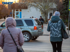 Сбил человека и скрылся: под колесами авто пострадала жительница Волжского