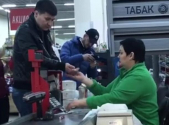 Пранкер-блогер из Волжского подшутил над кассирами
