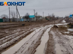 «У администрации мы не можем ничего добиться»: жители жалуются на отвратительные дороги и отсутствие воды в селе Заплавное