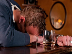 В Волжском очередная пьянка на Пушкина закончилась кражей