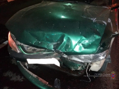 Выехал на встречку и устроил ДТП: в Волжском в аварии пострадали два человека