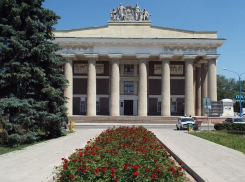 Волжане пройдут по улицам со спектаклем