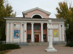 Почти три миллиона театр потратит на закупку автомобиля