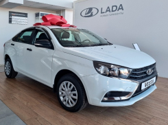 При покупке автомобиля LADA комплект зимних шин в подарок в «Мир Авто» на Пушкина