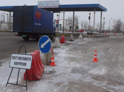 Большегрузы пытались обхитрить весовой контроль в Волжском