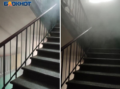 В Волжском кипятком залило жилой многоквартирный дом: видео