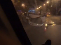 На видео попала жесткая ночная авария в Волжском: есть пострадавшие