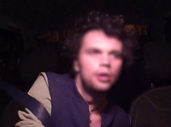 «Виноват я, машина не моя»: на видео попал пьяный водитель, который разбил 5 авто в Волжском 