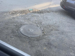 В Волжском оперативно устранили опасность возле школы № 17