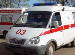 55-летний водитель не удержал свою полосу и влетел на скорости в столб