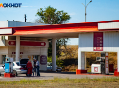 Скачок цен на бензин заметили жители Волжского: очередное подорожание