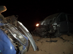 Под Волгоградом в столкновении «Рено» и «ГАЗели» пострадали пять детей 