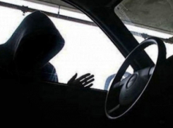 Четверо селян угнали у волжанина «девятку», чтобы сдать ее на металлолом