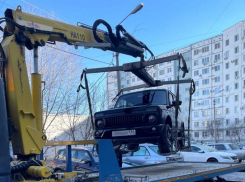 Прятки с долгами не удались: Волжские приставы нашли «Ниву» должницы, скрывавшей 97 миллионов