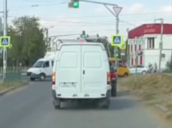 Волжская семья с ребенком попала в аварию: их автомобиль столкнулся с грузовой газелью