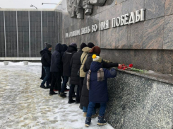 Чтобы помнили: священнослужители организовали экскурсию для подростков близ Волжского   