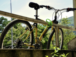 Под Волжским автомобиль сбил 14-летнего велосипедиста