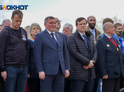 Губернатор Волгоградской области вакцинировался от COVID-19