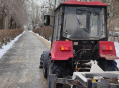 Волжский активно очищают от снега