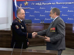 Государственные награды ветерана ВОВ передали внуку под Волжским: видео