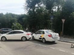 Полуторогодовалый ребенок с травмой головы попал в больницу: тройное ДТП в Волгограде