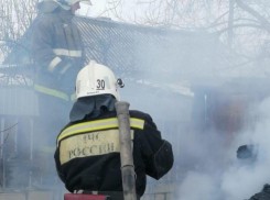 Горели люди и дом: под Волжским случился страшный пожар
