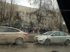 В Волгограде из здания стоматологии срочно эвакуировали людей