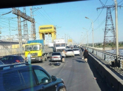 От Спартановки до шлюзов: череда ДТП парализовала движение в обе стороны