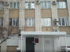 В Волжском многодетная мать не может взять талон, чтобы попасть в соцзащиту для оформления пособий