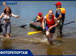 Пенной вечеринкой и гонками на сапах открыли пляжный сезон в Волжском
