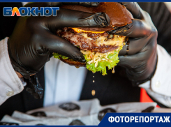 Бургер с фейерверком: корреспондент «Блокнота Волжского» вывернула наизнанку кухню Black Star Burger