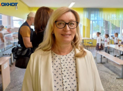 В Волжском чиновница покупает казенное авто почти за миллион рублей