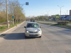 В Волжском молодой водитель сбил двух подростков переходящих дорогу