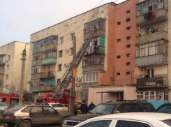 Из-за пожара в Волжском прошла срочная эвакуация жителей многоквартирного дома