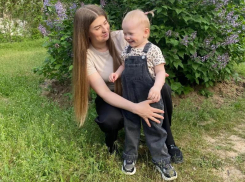 «Она просто плачет и не может ничего рассказать»: родные борются за жизнь волжанки и ее 2-летней дочки после взрыва пылесоса в квартире