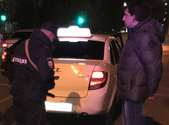 Ночную погоню развернули за угонщиком, который похитил машину из под носа любителя кофе в Волжском 