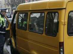 Волжский маршрутчик перевозил пассажиров на взрывоопасном автобусе