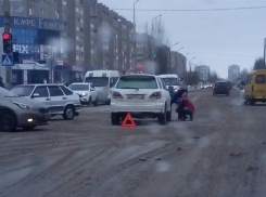 На перекрестке Волжского столкнулись Nissan и Lexus