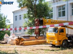 «Лада» протаранила дорожного рабочего в Волжском
