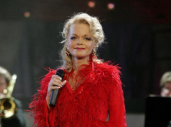 Лариса Долина станет вторым хедлайнером на День города