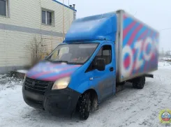 Водитель «Газели» наказан за езду по тротуару в Волжском