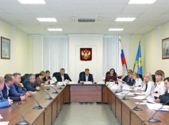 Депутаты Волжского передали кабинеты «Октября» школе искусств