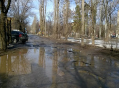Автоледи из Волжского пожаловалась на улицу Советскую