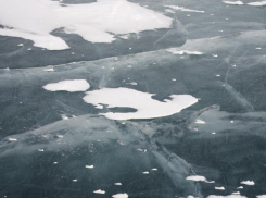 Пять школьников провалились под лед в Волжском