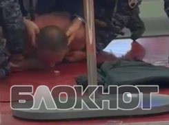 В Волжском задержали голого дебошира, устроившего погром в магазине: видео